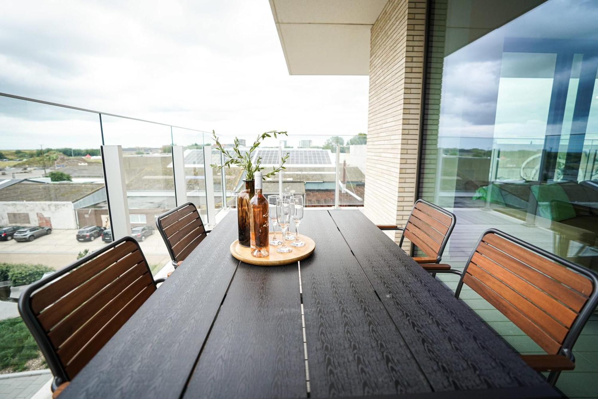 Huswell - Beautiful Apartment With Communal Pool And Gym Ostend Exterior photo